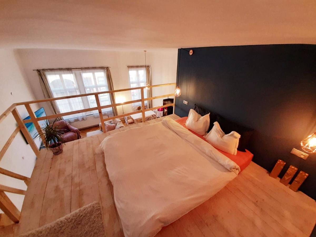 Central Loft Apartment Брашов Екстериор снимка