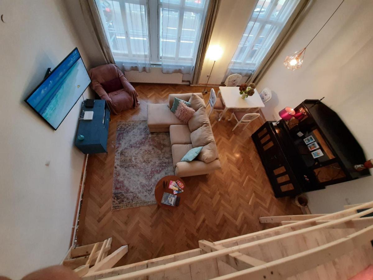 Central Loft Apartment Брашов Екстериор снимка