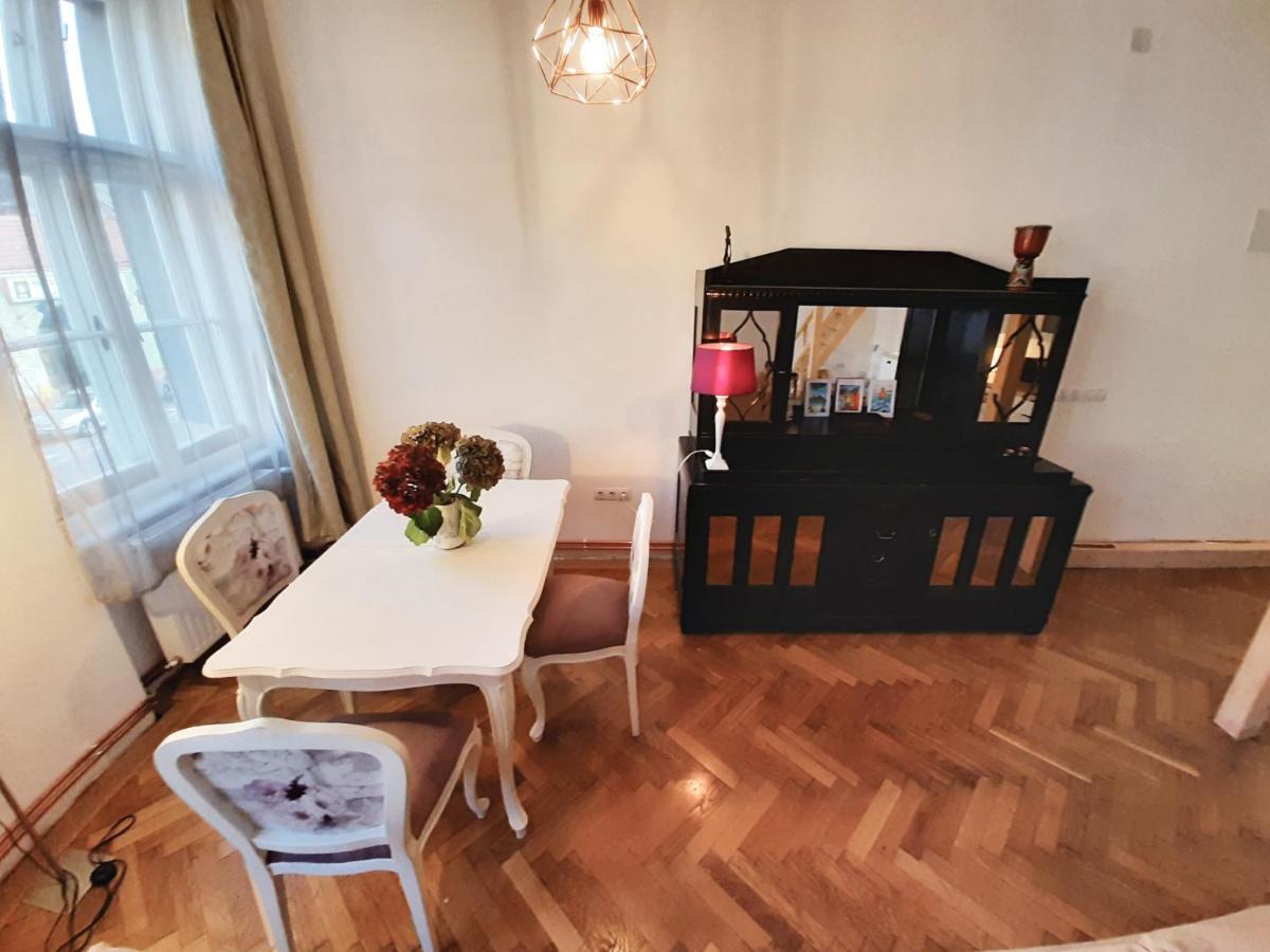 Central Loft Apartment Брашов Екстериор снимка