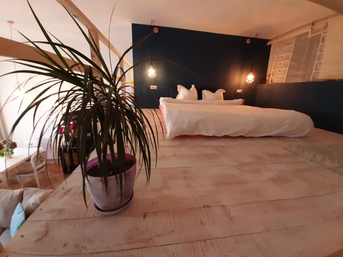 Central Loft Apartment Брашов Екстериор снимка