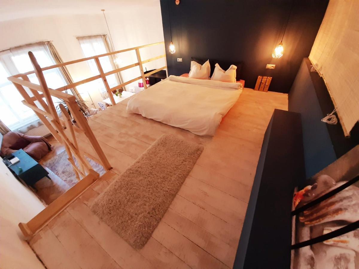 Central Loft Apartment Брашов Екстериор снимка